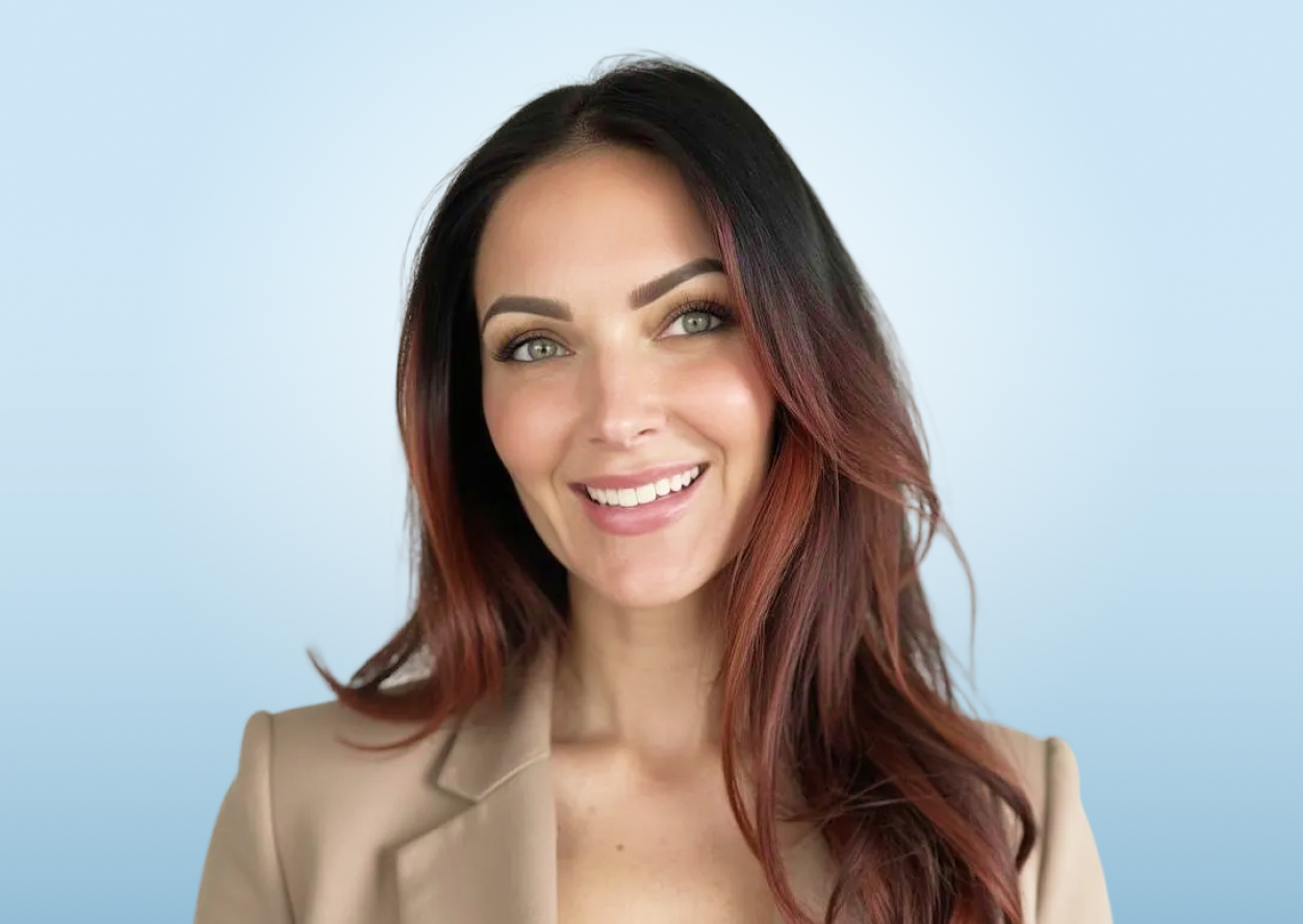 A profile photo of Lauren Landolph, vice president and head of commercial and distribution channel for Felixvet.